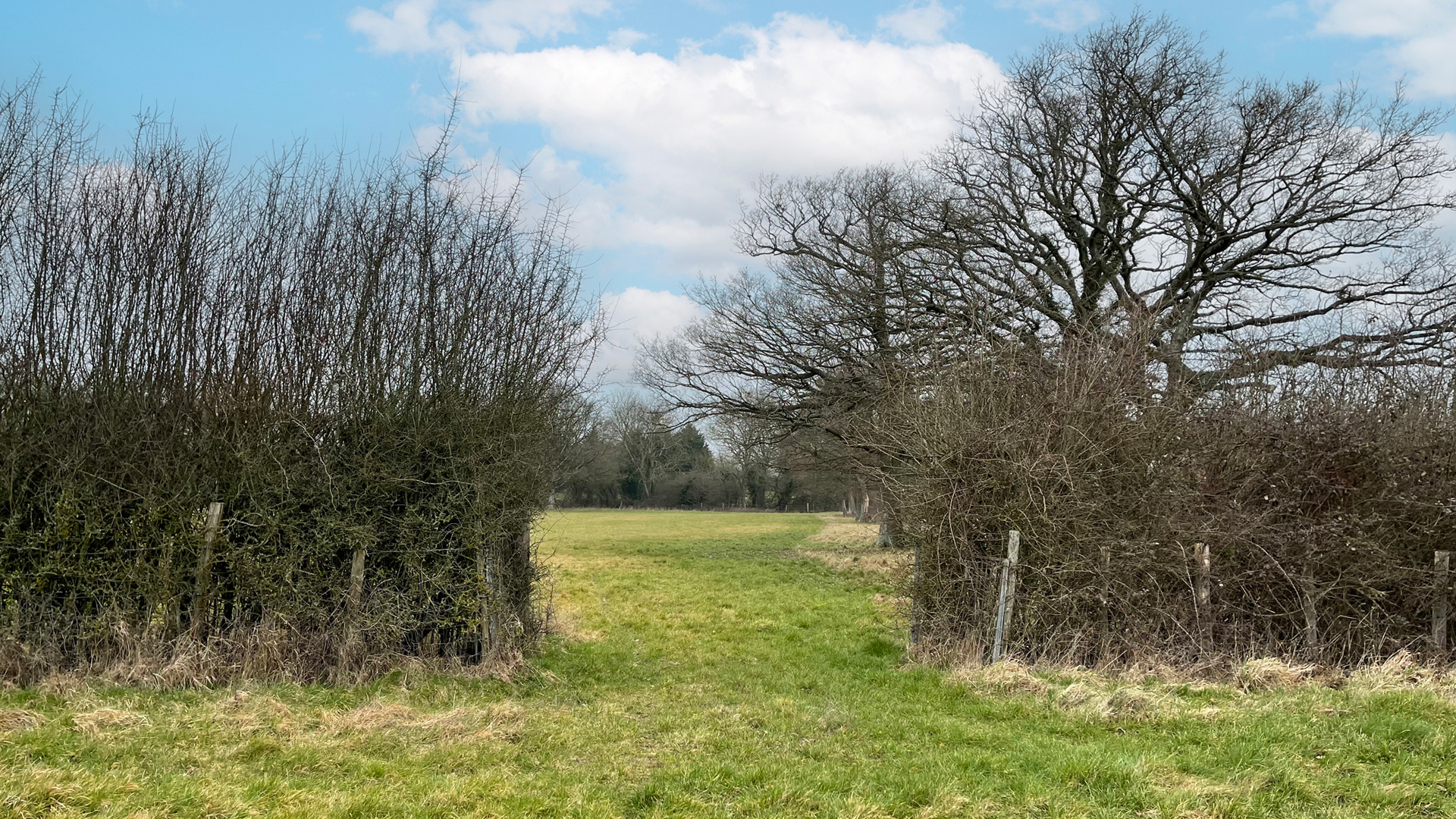 Land for sale on Eden Brook in South Godstone entrance