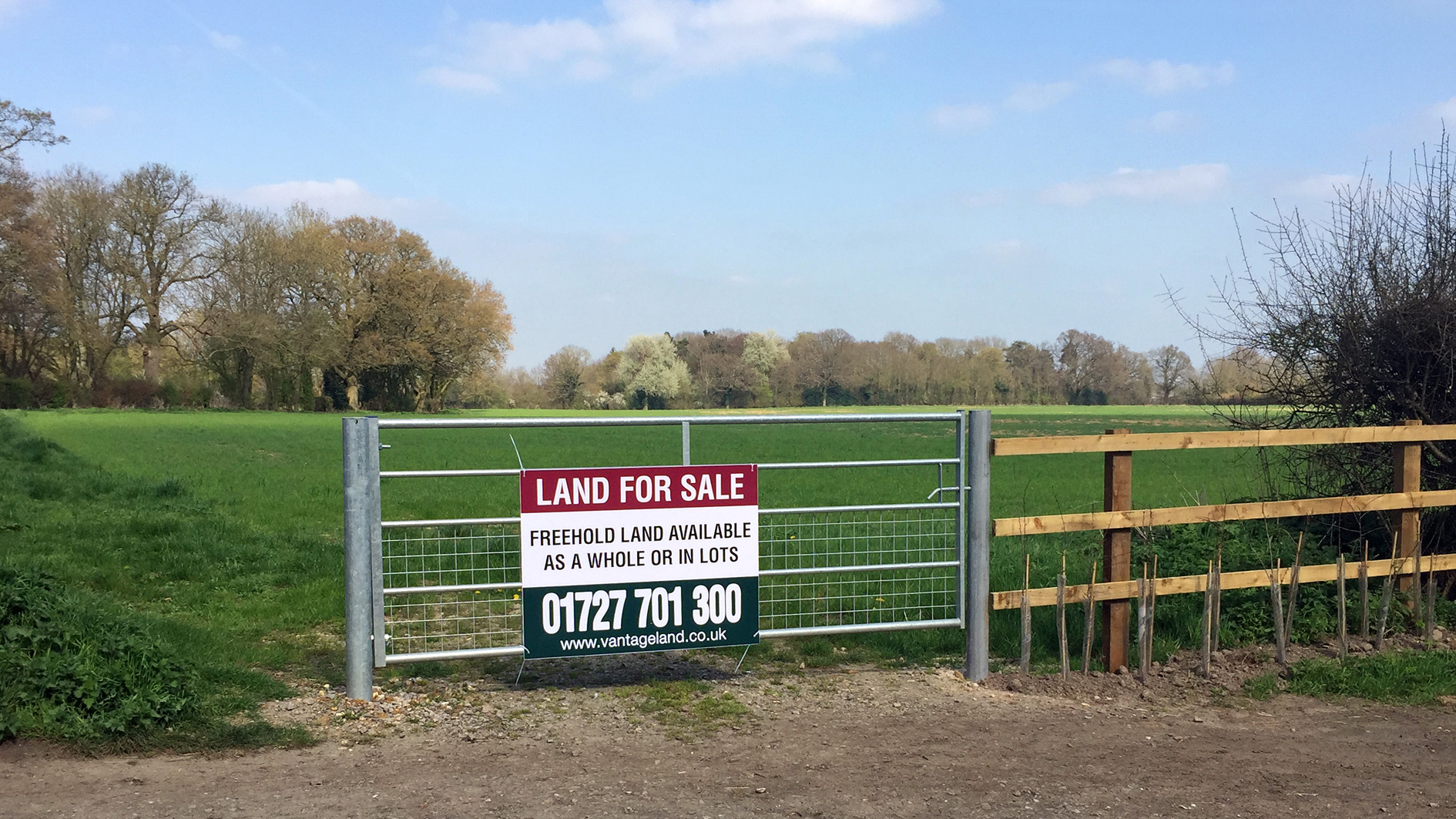 Land for sale in Gaddesden Row access