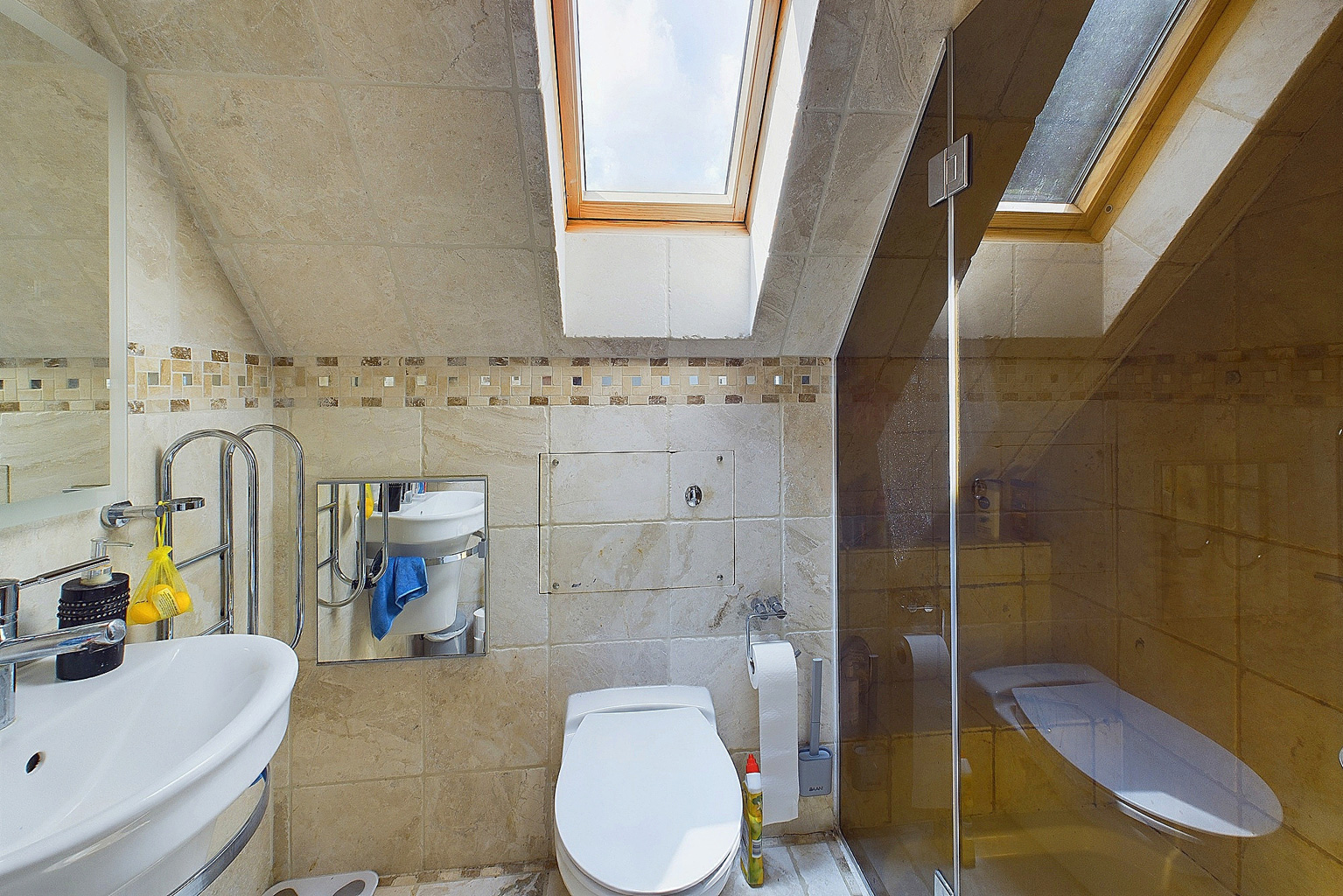 En-suite to master bedroom.